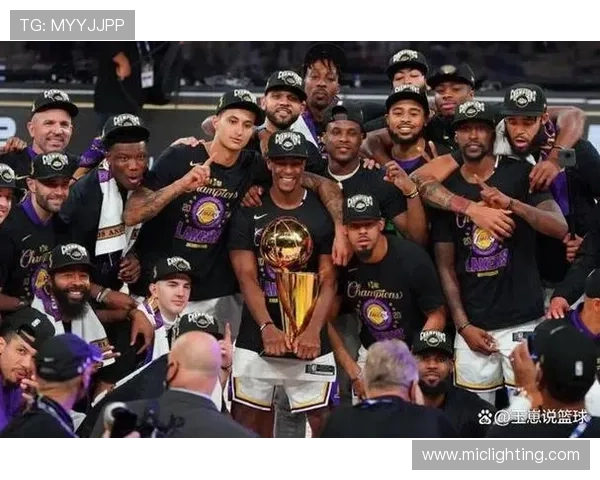 詹姆斯携手戴维斯领衔湖人全新赛季阵容豪华升级挑战总冠军